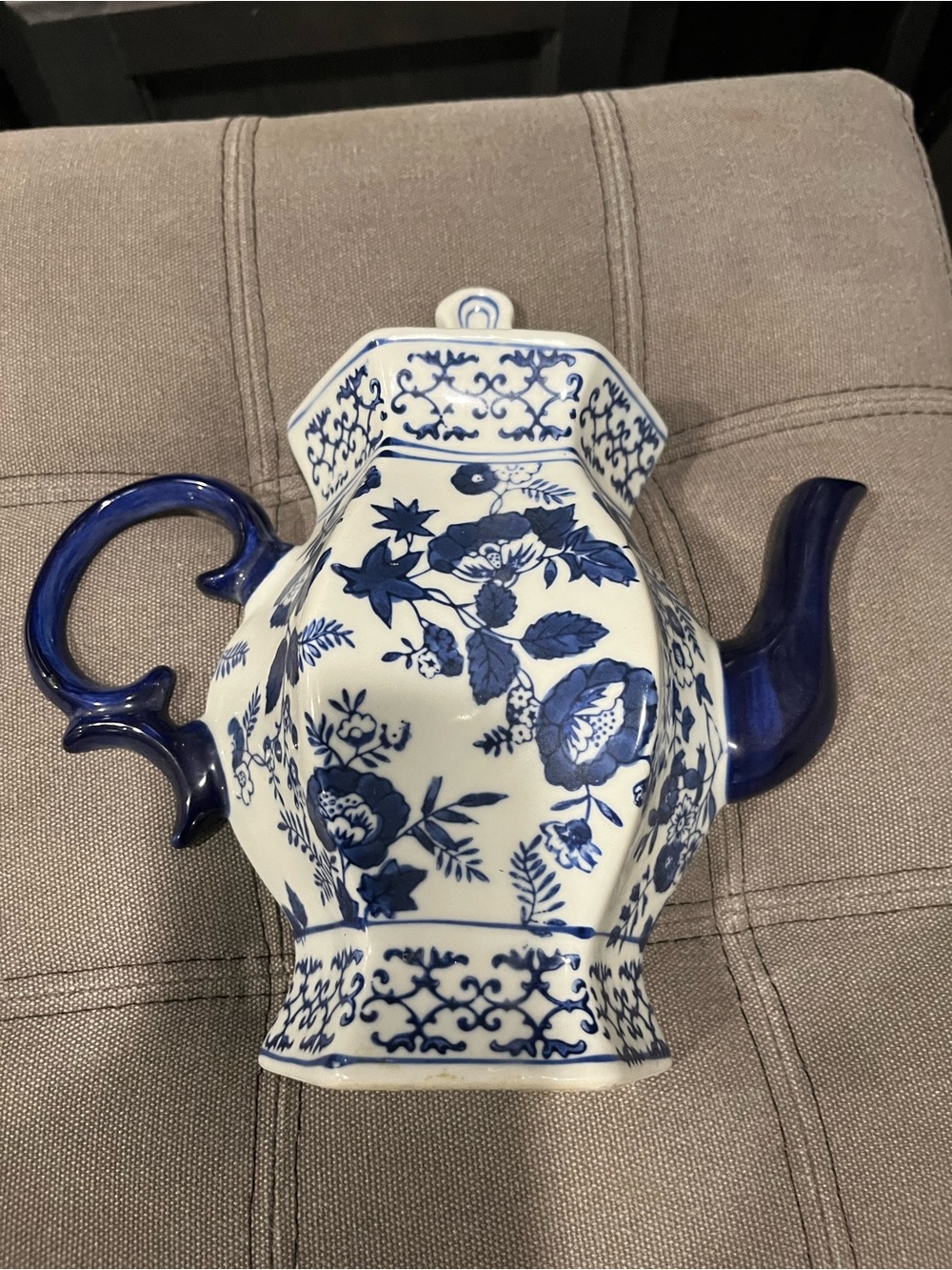 Blue and White Floral Ceramic Teapot wall pocket/ vase. Delft style